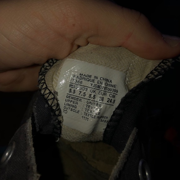 Black laceless converse - Picture 3 of 3